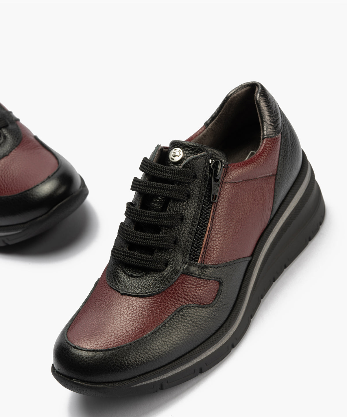 Deportivo combinado bicolor napa con grano con cremallera Negro-Burdeos-Antracita