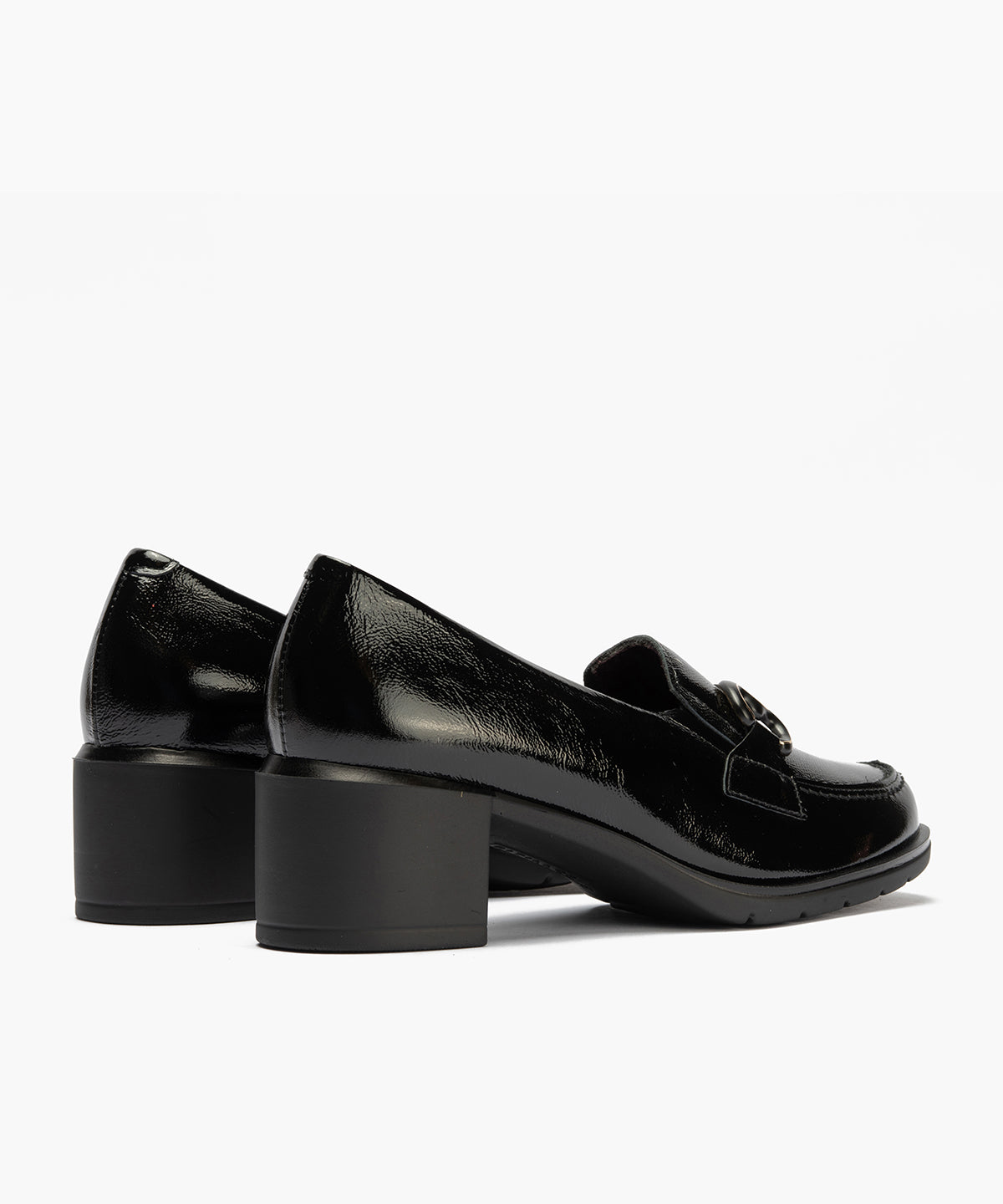 Mocasín adorno en charol Negro