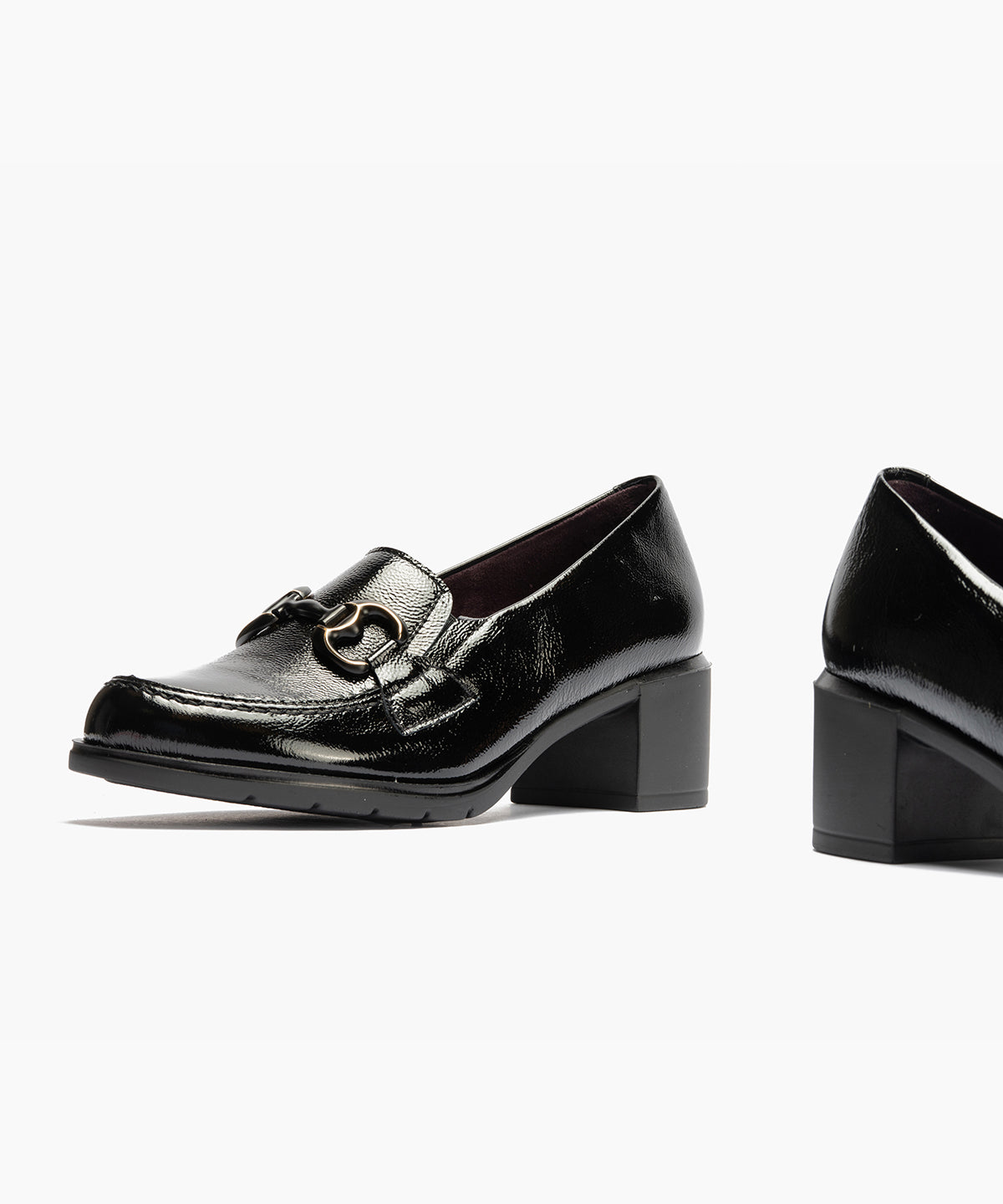 Mocasín adorno en charol Negro