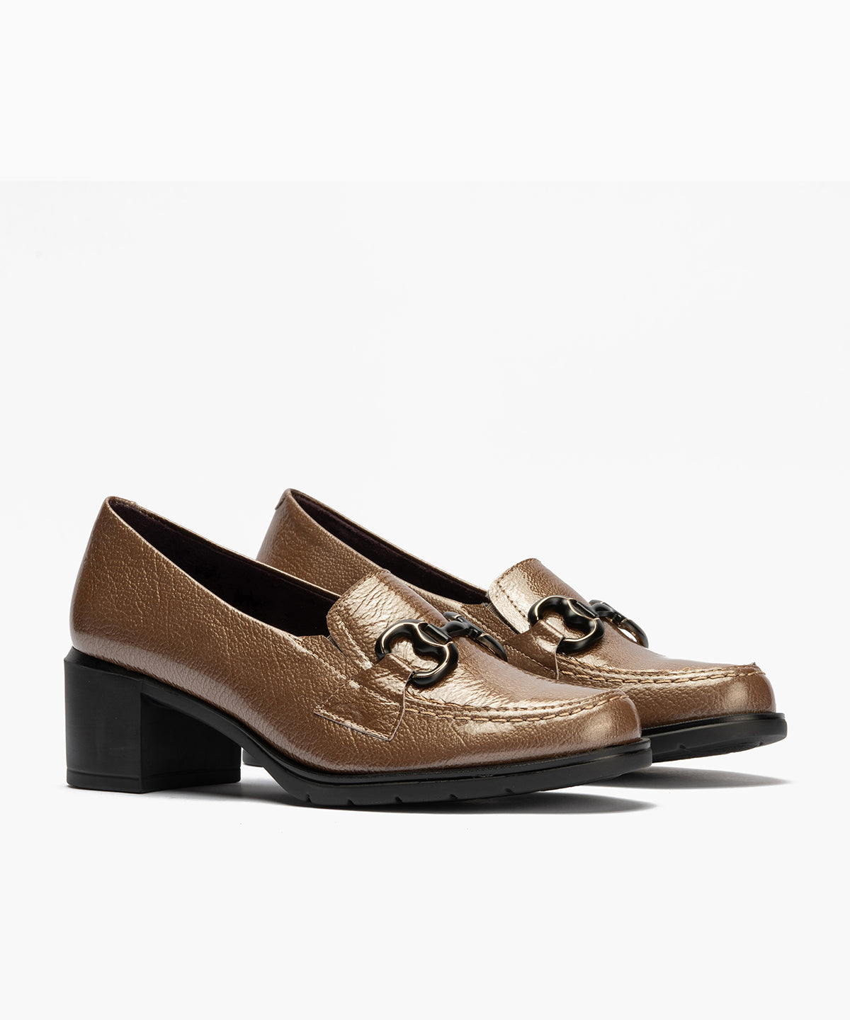 Mocasín adorno en charol Topo