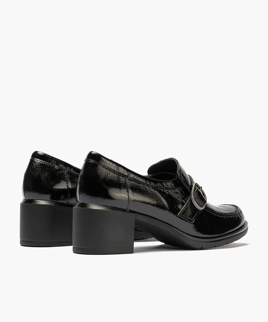 Abotinado combinado charol con charol coco detalle hebilla Negro