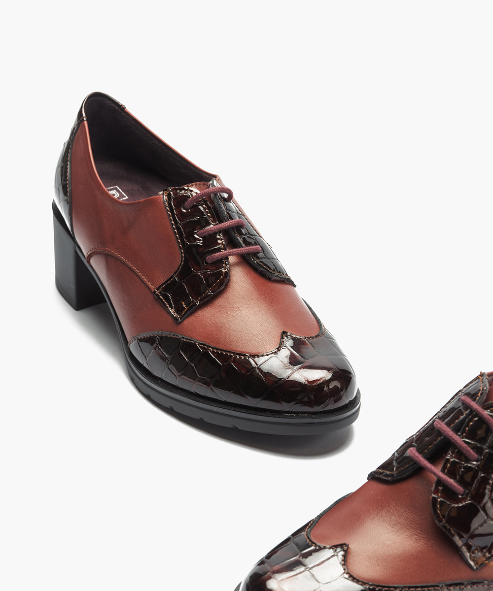 Blucher combinado charol coco con napa Burdeos