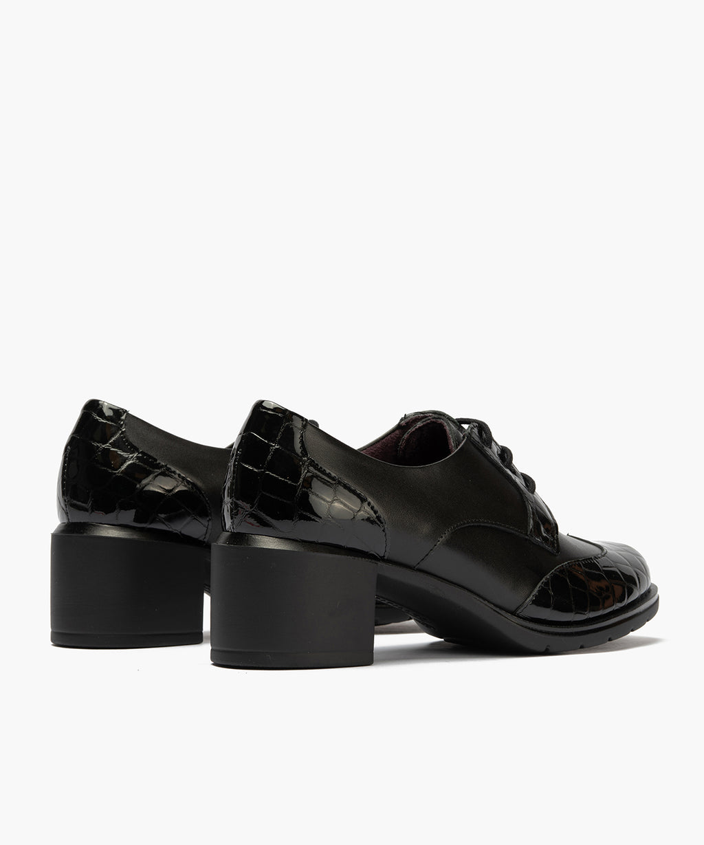 Blucher combinado charol coco con napa Negro