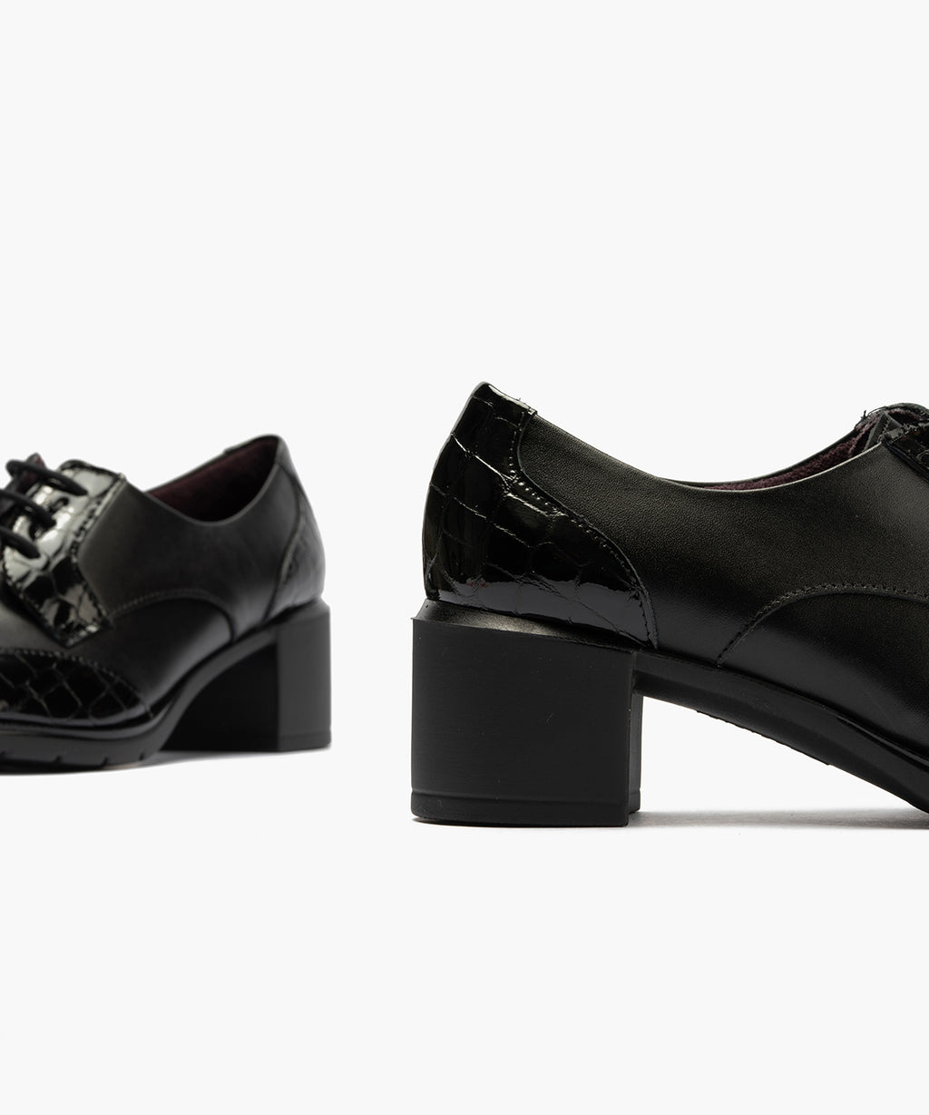 Blucher combinado charol coco con napa Negro