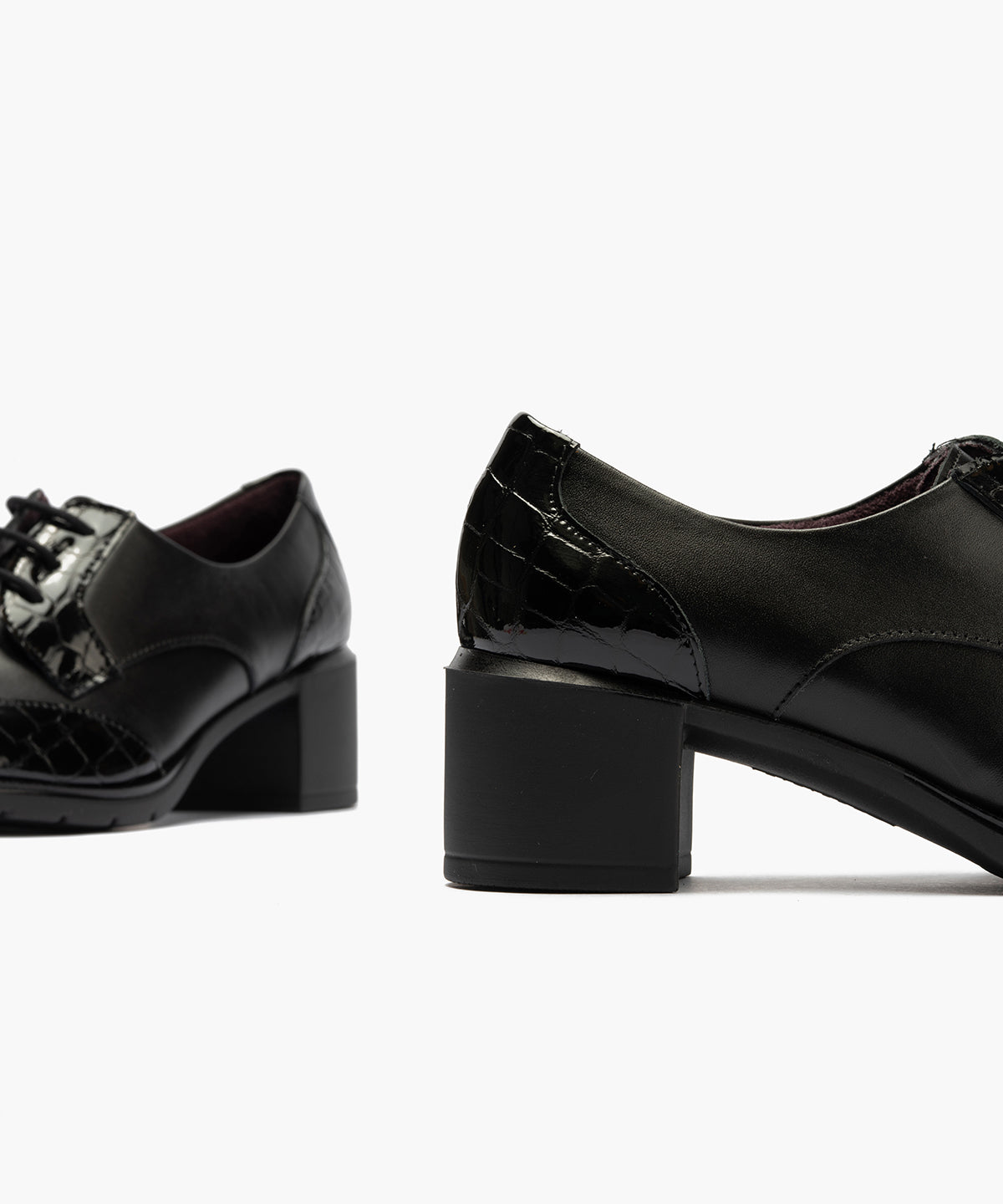 Blucher combinado charol coco con napa Negro