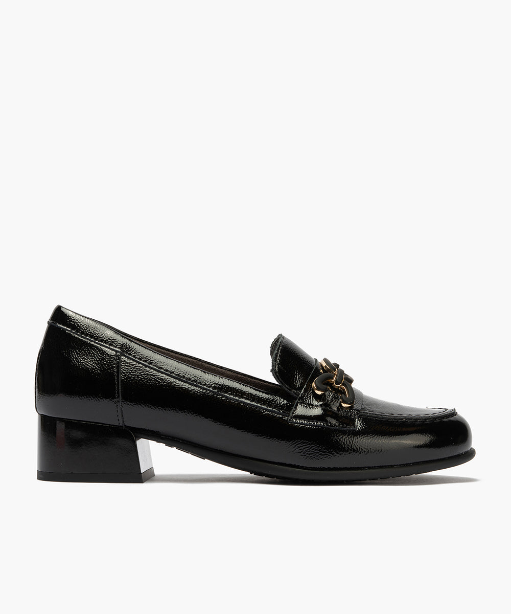 Mocasín en charol con adorno Negro
