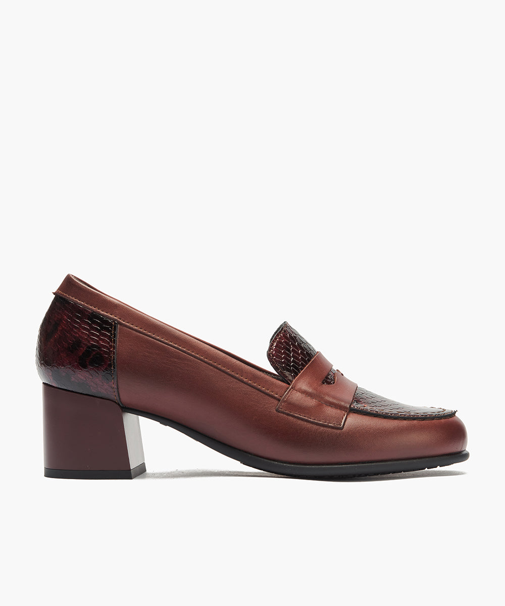 Mocasín combinado napa con serpiente charol Burdeos