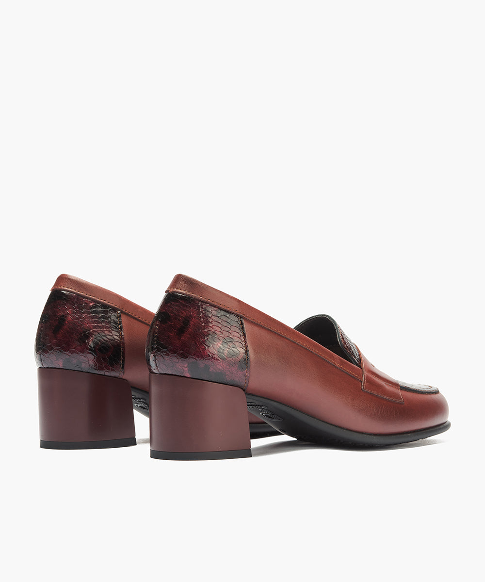Mocasín combinado napa con serpiente charol Burdeos