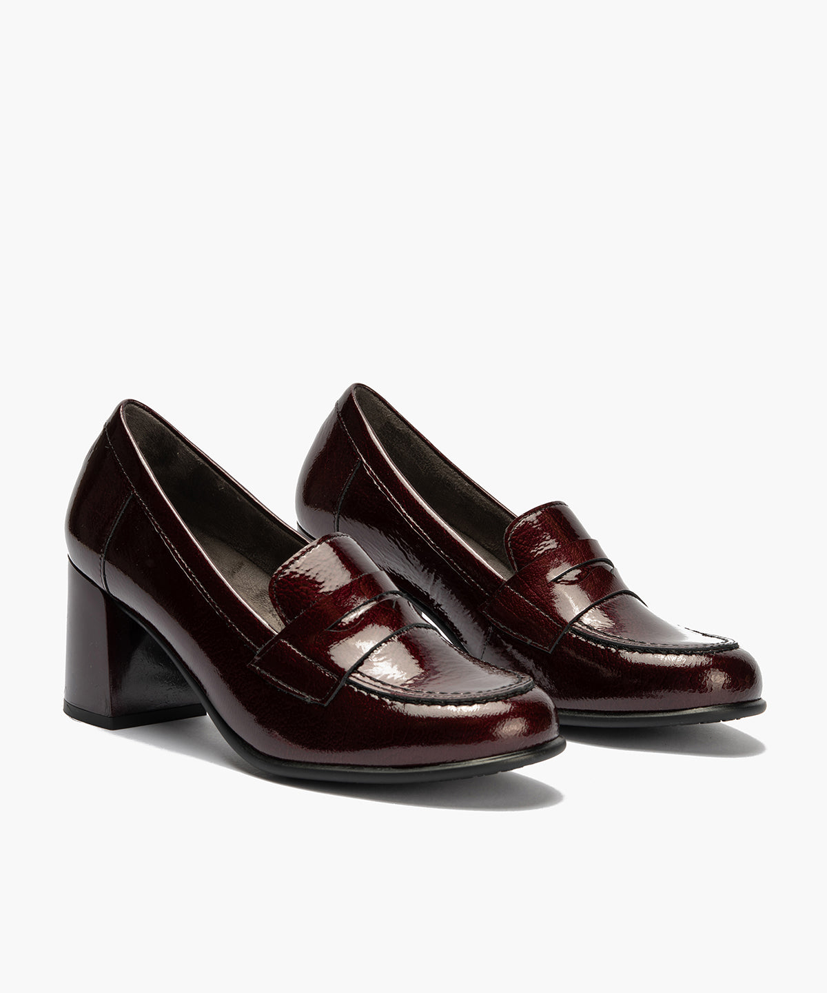 Mocasín antifaz en charol Burdeos