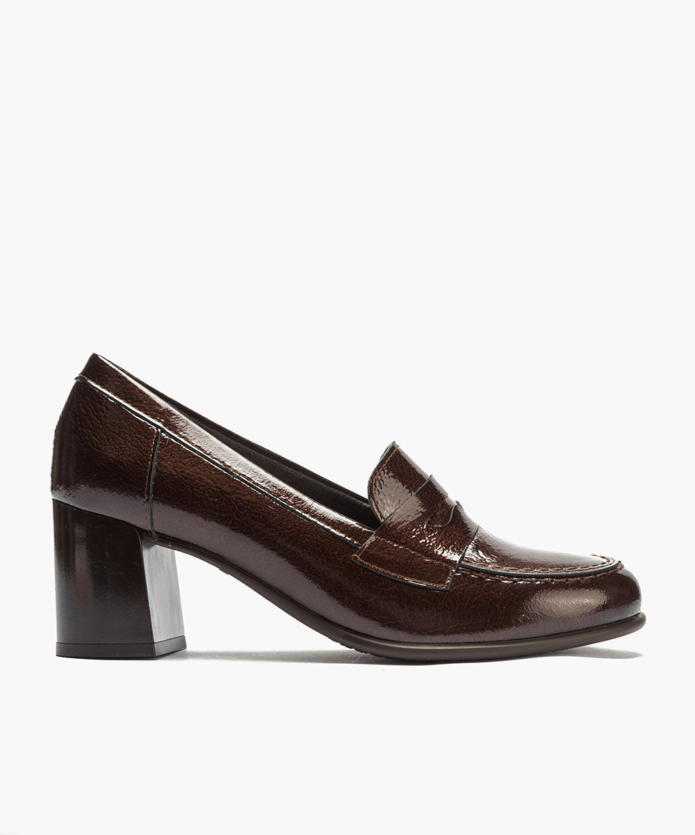 Mocasín antifaz en charol Marrón