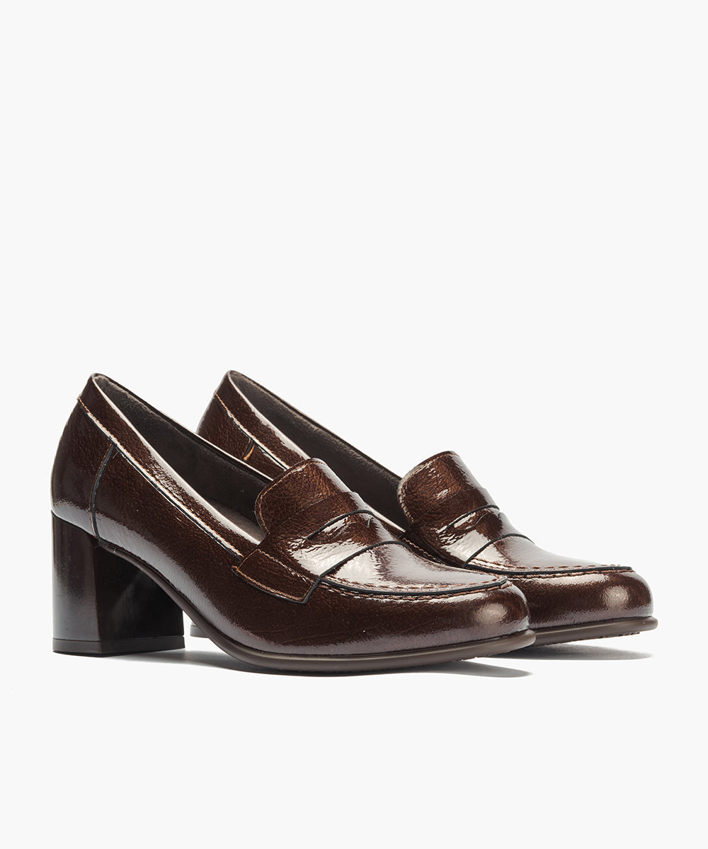 Mocasín antifaz en charol Marrón