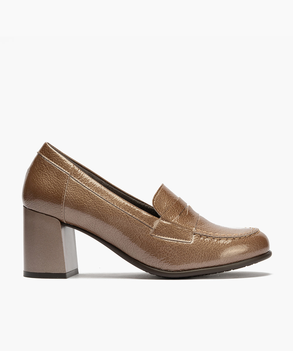 Mocasín antifaz en charol Topo