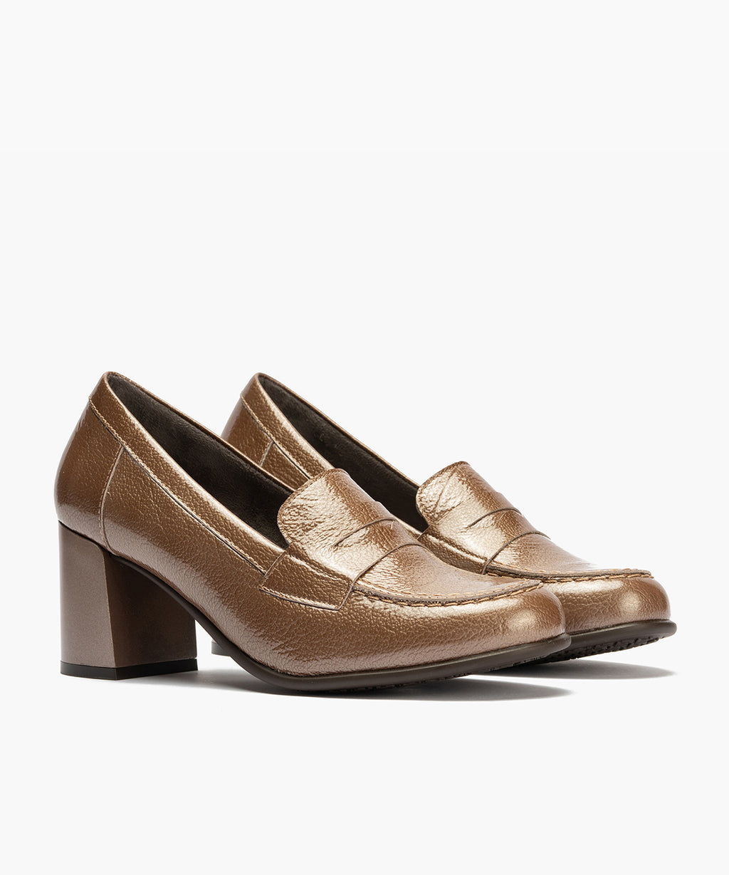 Mocasín antifaz en charol Topo