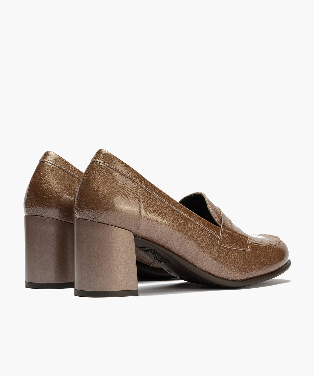 Mocasín antifaz en charol Topo