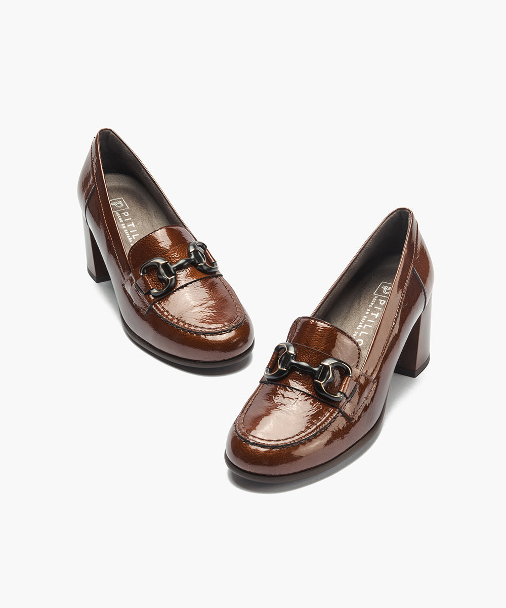 Mocasin charol con adorno Cuero