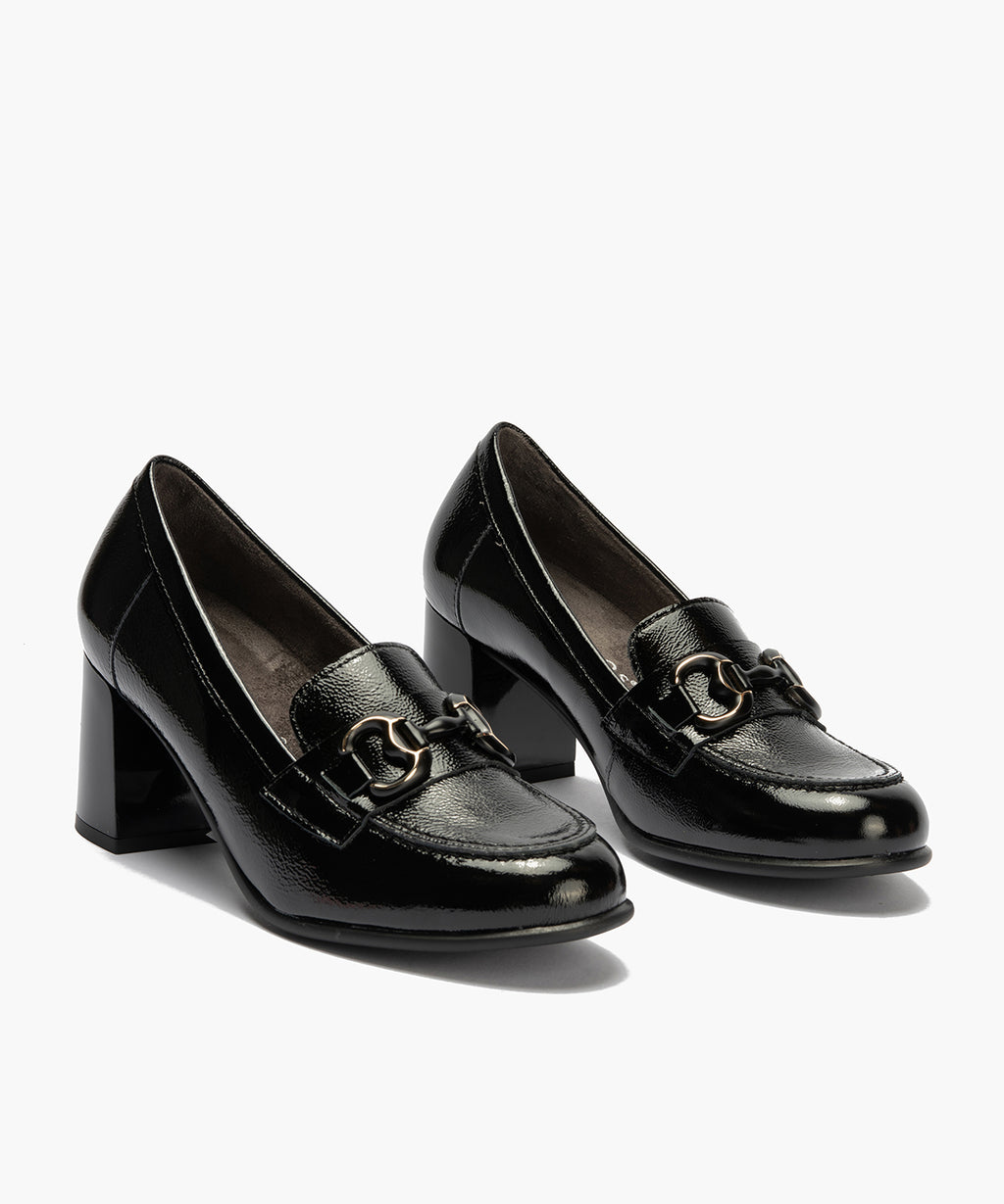Mocasin charol con adorno Negro
