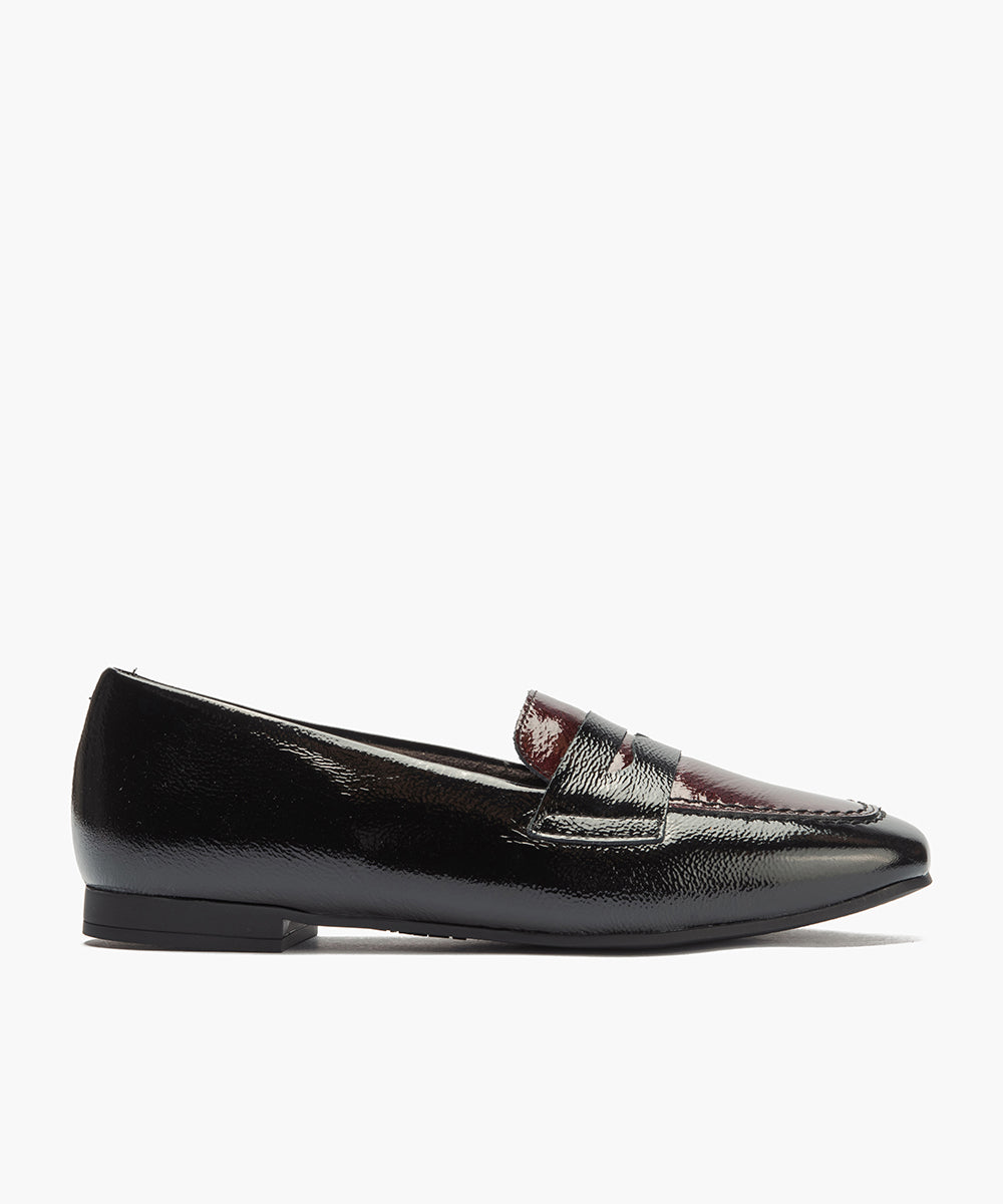 Mocasín antifaz combinado en charol bicolor Negro-Burdeos