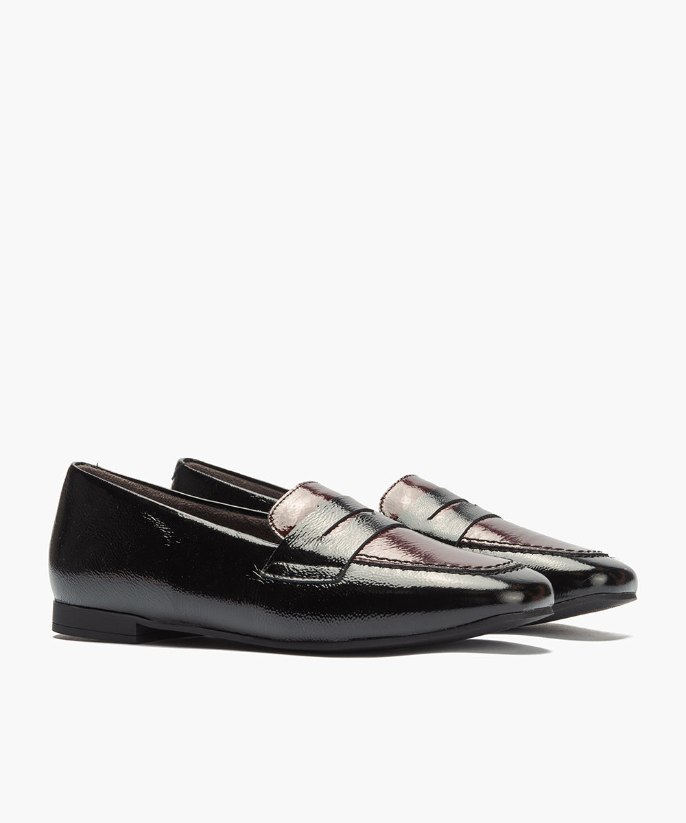 Mocasín antifaz combinado en charol bicolor Negro-Burdeos