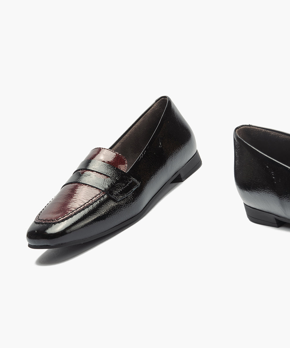 Mocasín antifaz combinado en charol bicolor Negro-Burdeos