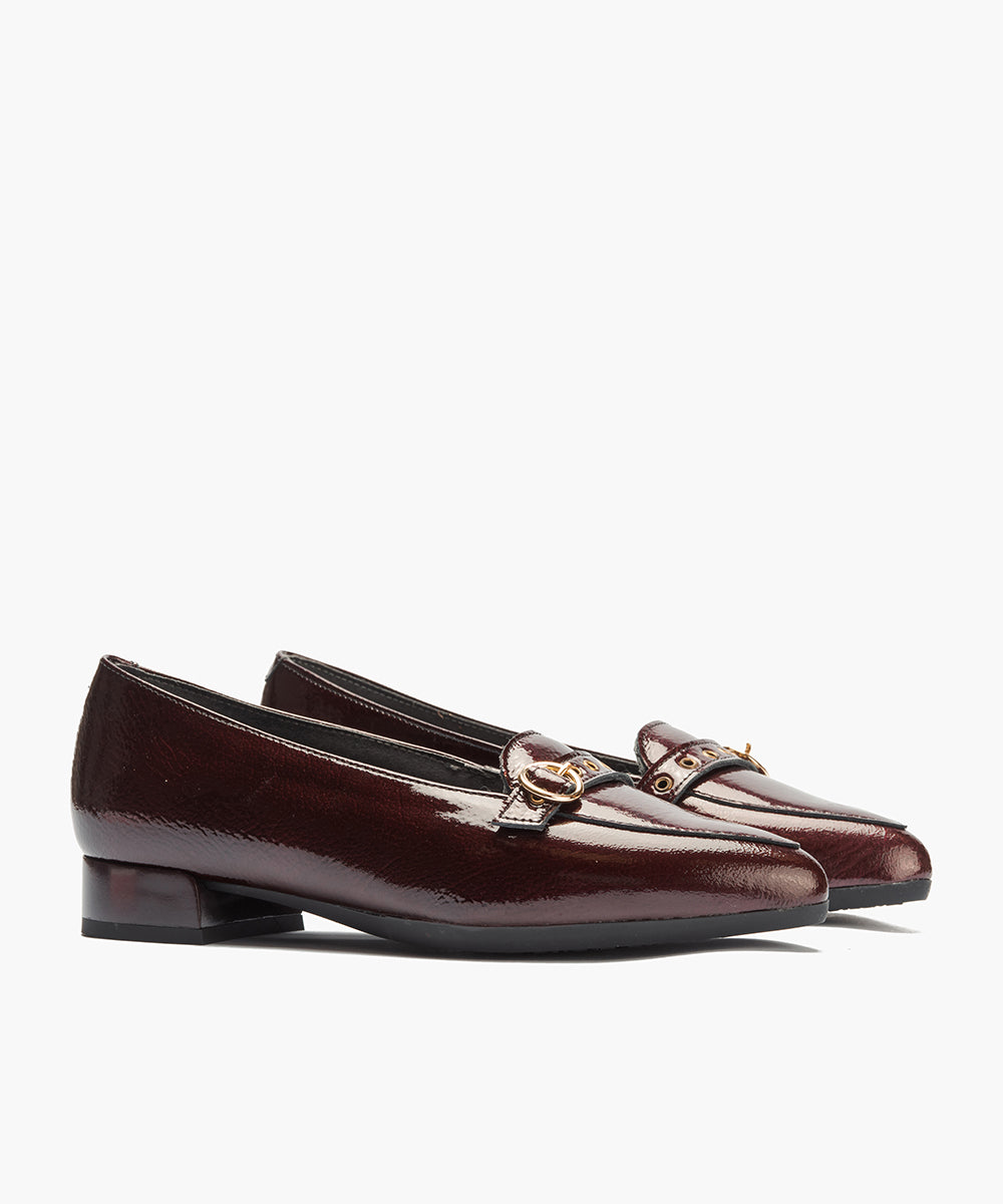 Mocasin en Charol con Hebilla Burdeos