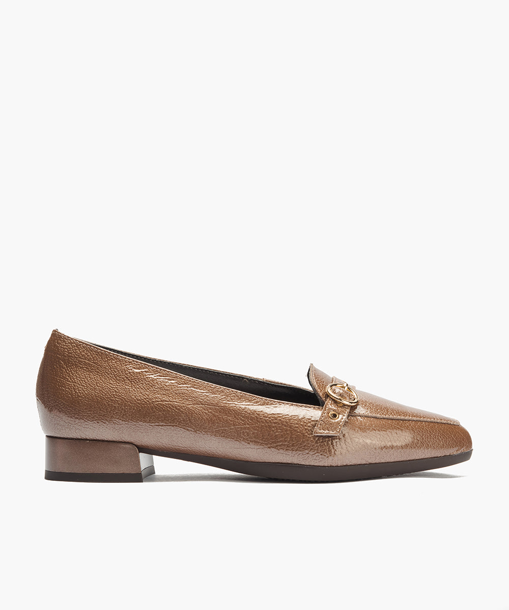 Mocasin en Charol con Hebilla Topo