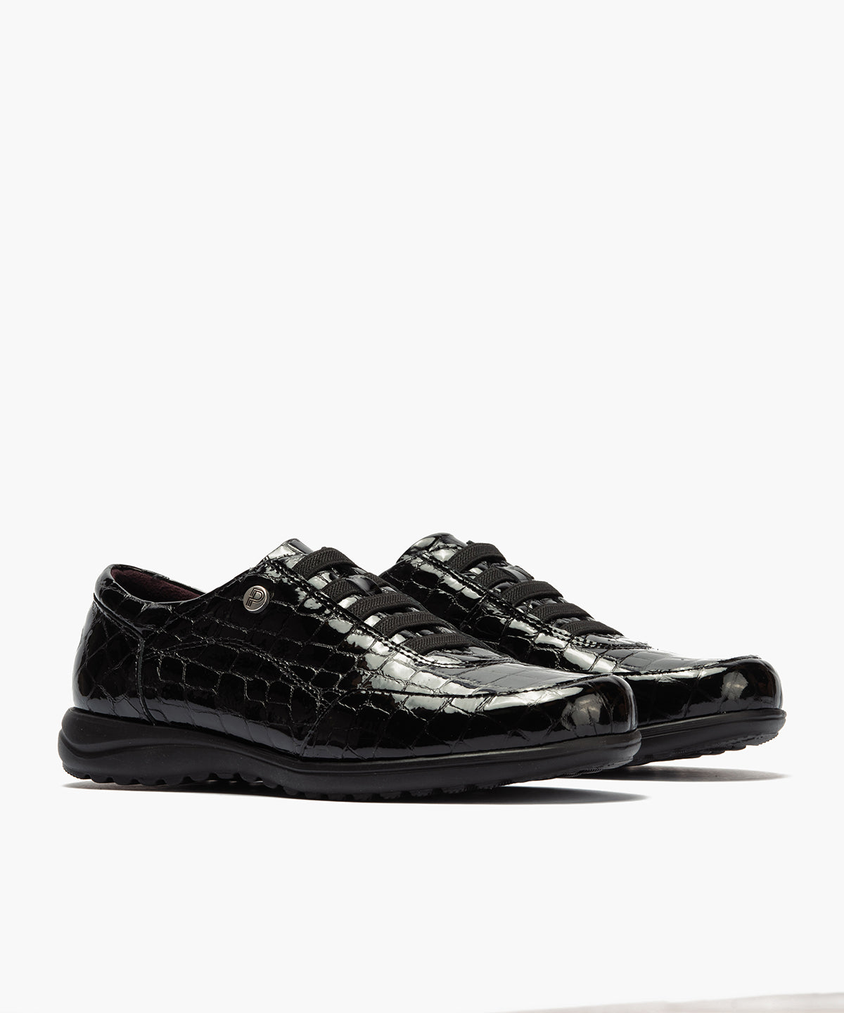 Deportivo en charol coco con cordones elásticos Negro