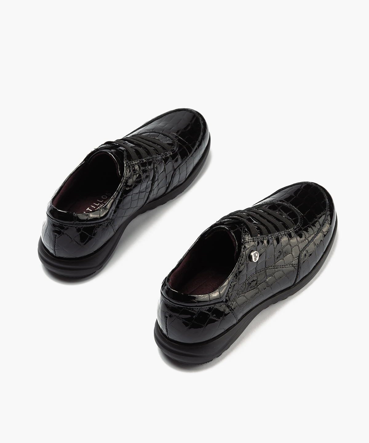Deportivo en charol coco con cordones elásticos Negro