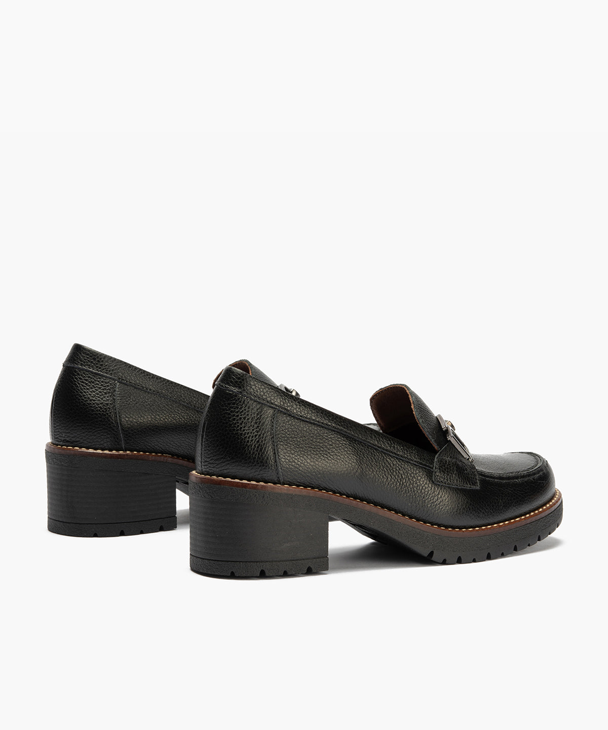 Mocasín en napa con grano con adorno Negro