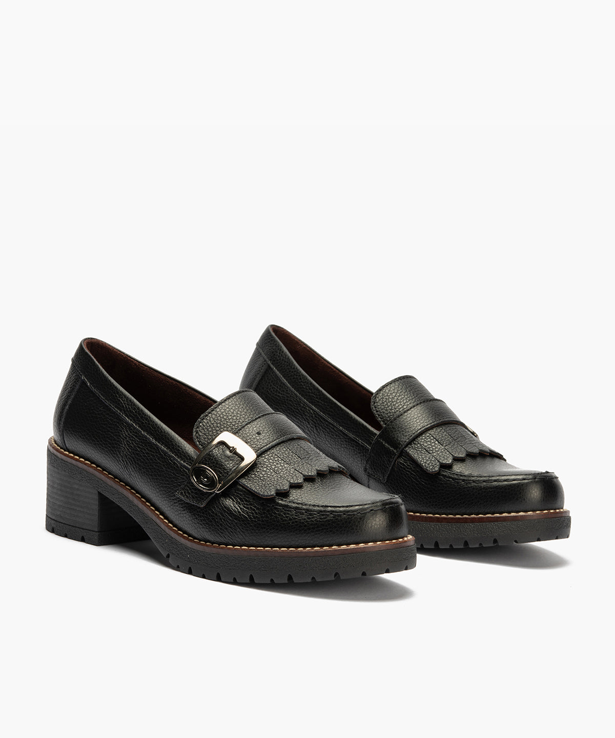 Mocasín en napa con grano con flecos y hebilla Negro
