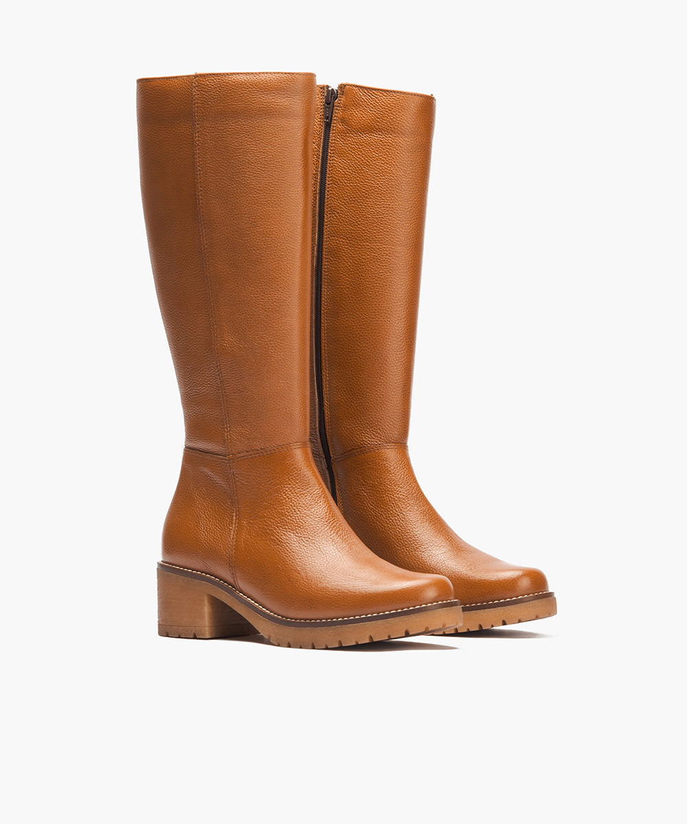 Bota alta en napa con grano Cuero