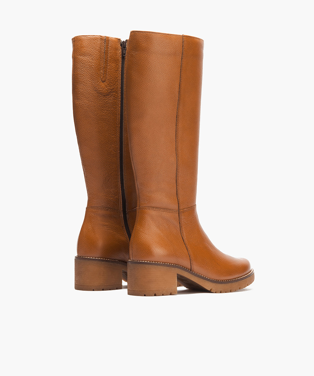 Bota alta en napa con grano Cuero
