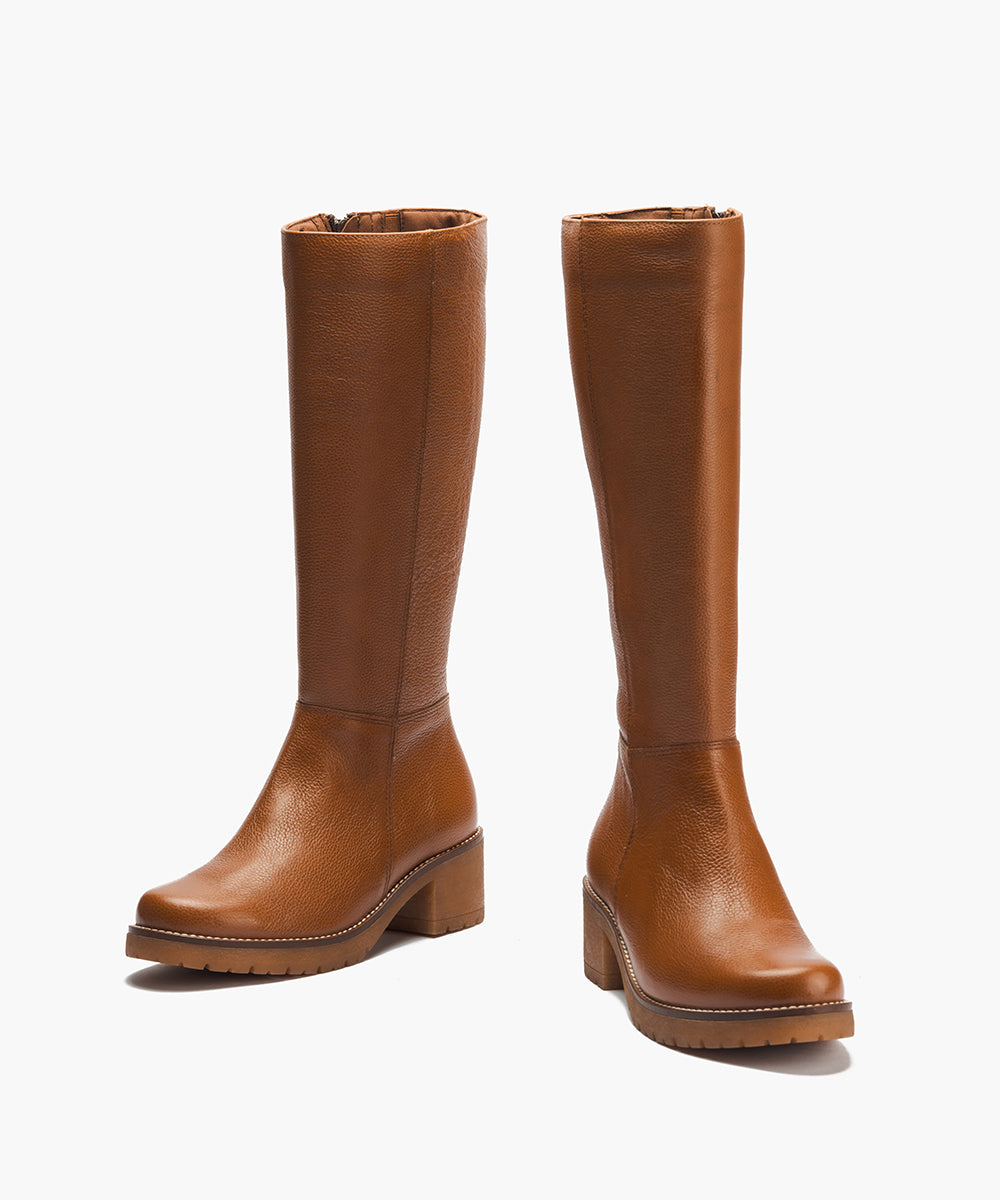 Bota alta en napa con grano Cuero
