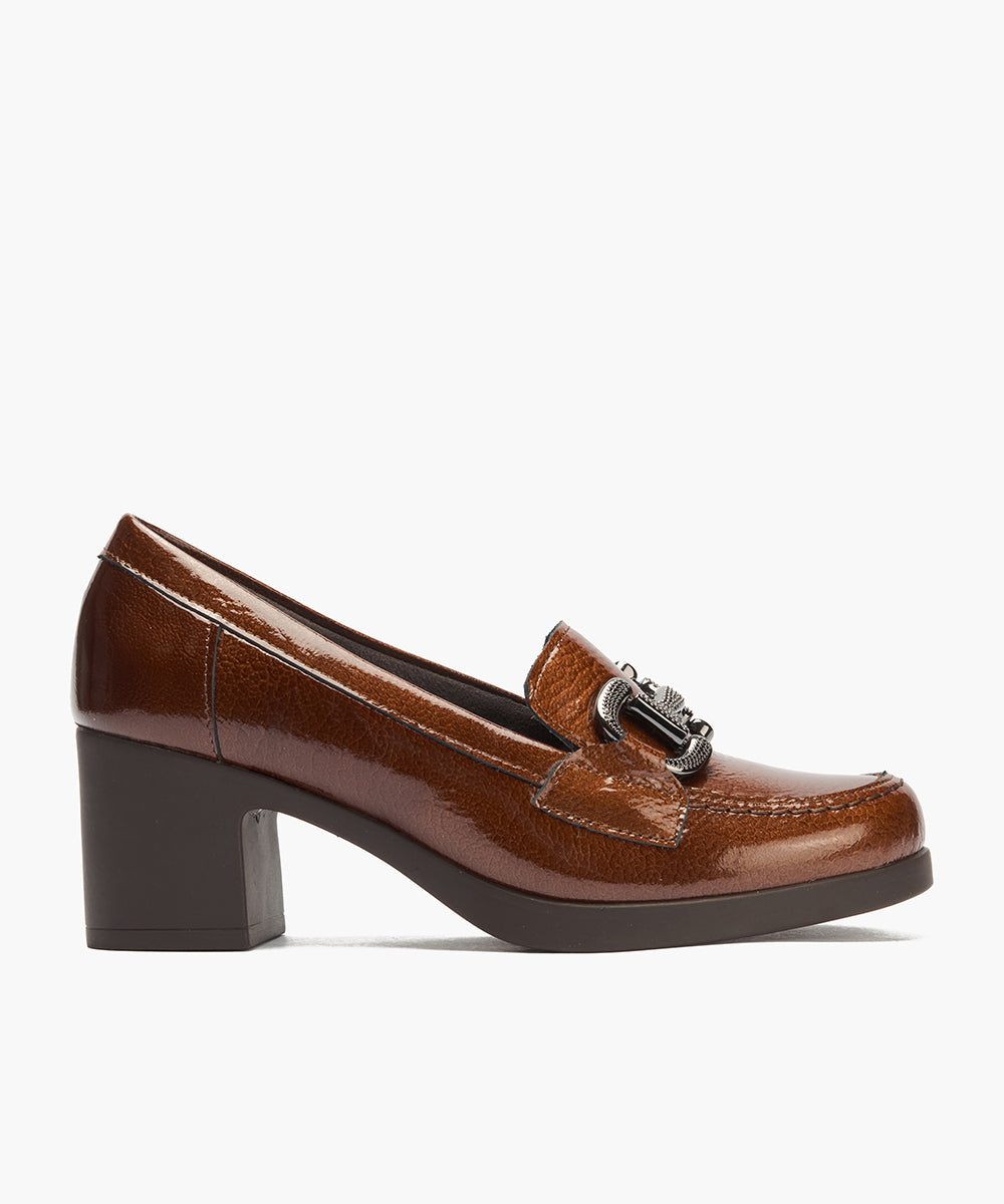 Mocasin en Charol con Adorno Cuero