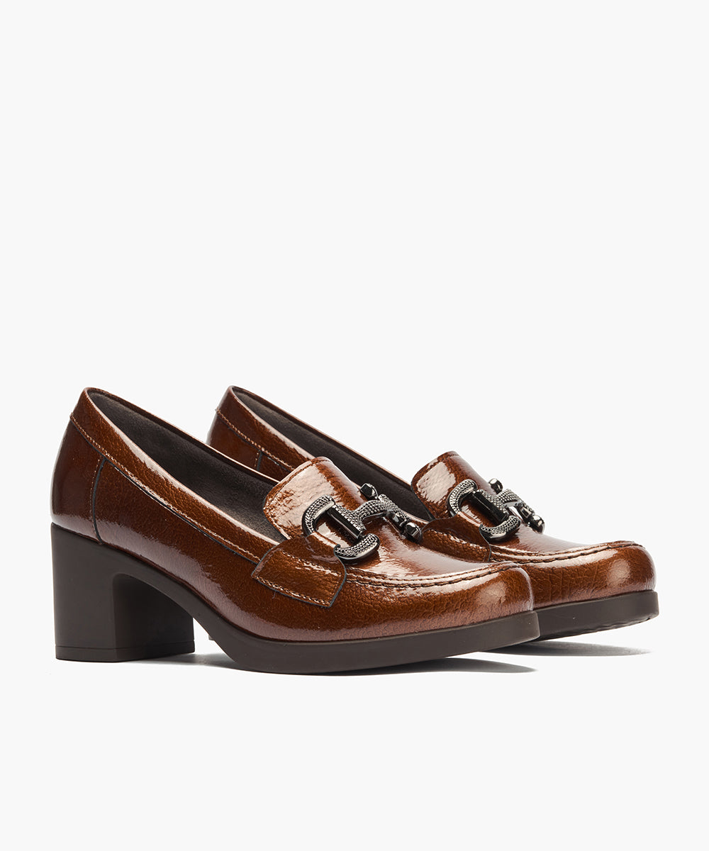 Mocasin en Charol con Adorno Cuero