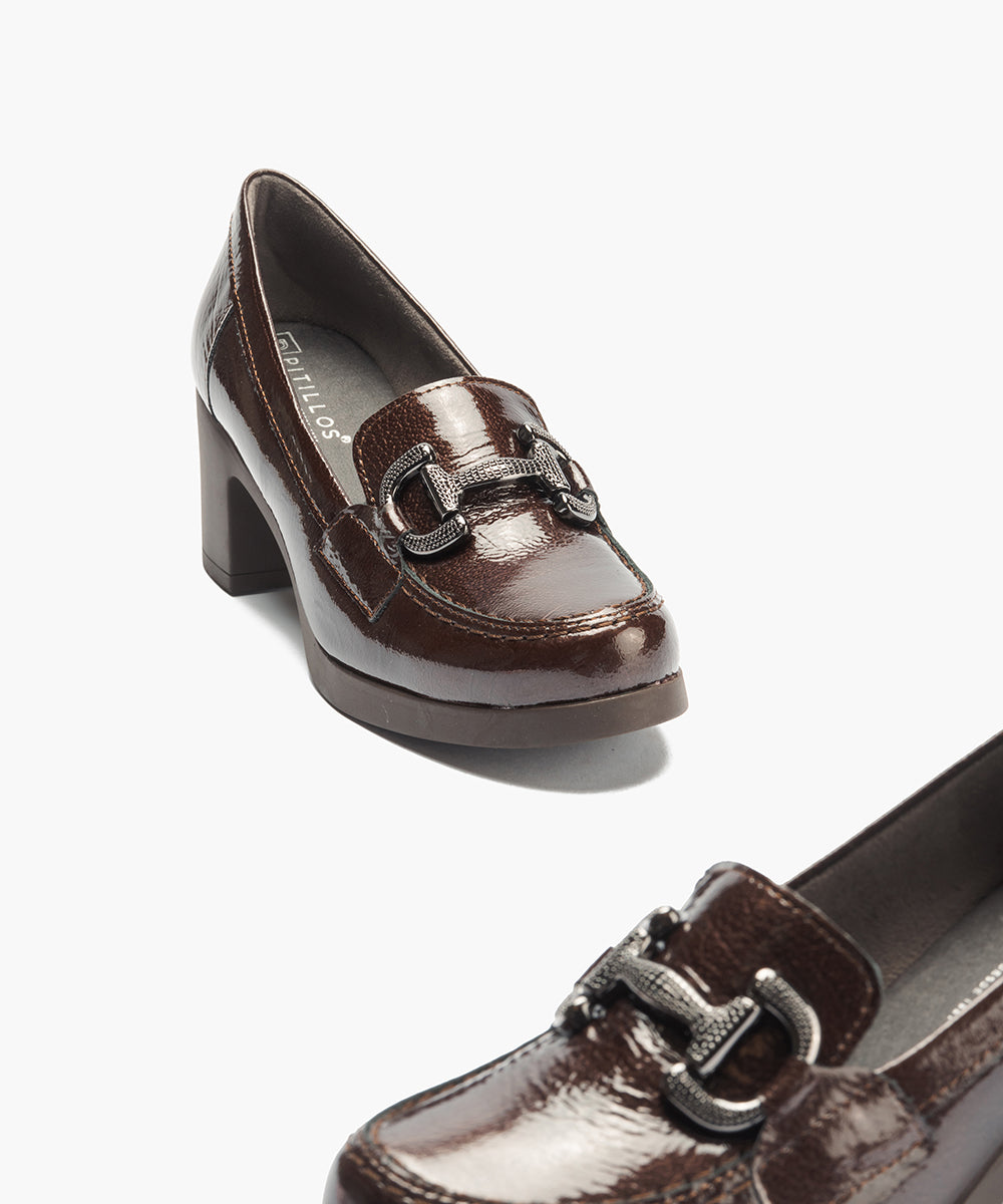 Mocasin en Charol con Adorno Marrón