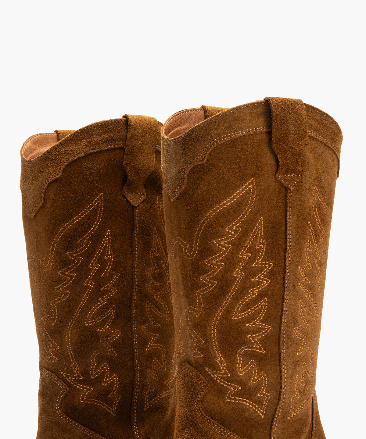 Bota Bordada en Serraje Brandy