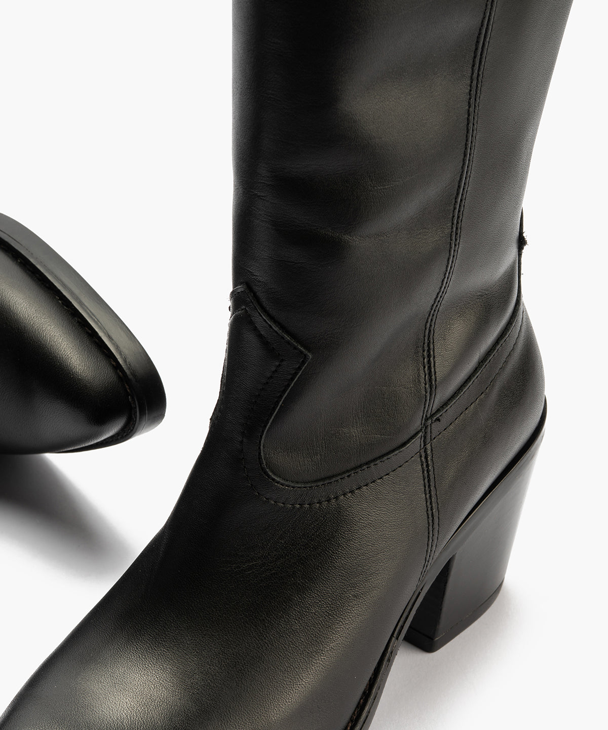 Bota Alta en Napa Negro