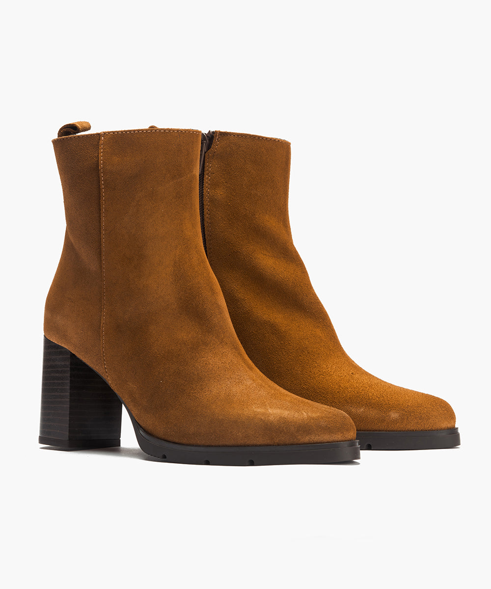 Botin en Serraje con Cremallera Capuchino