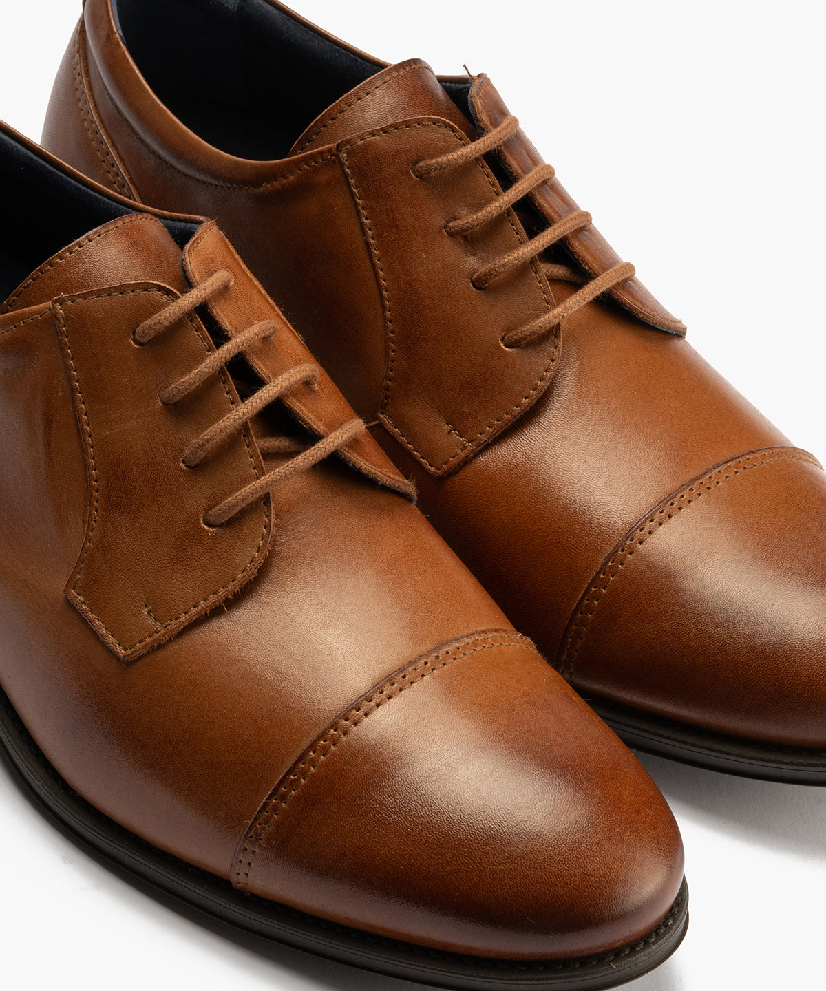 Blucher vestir hombre piel con cordones color cuero
