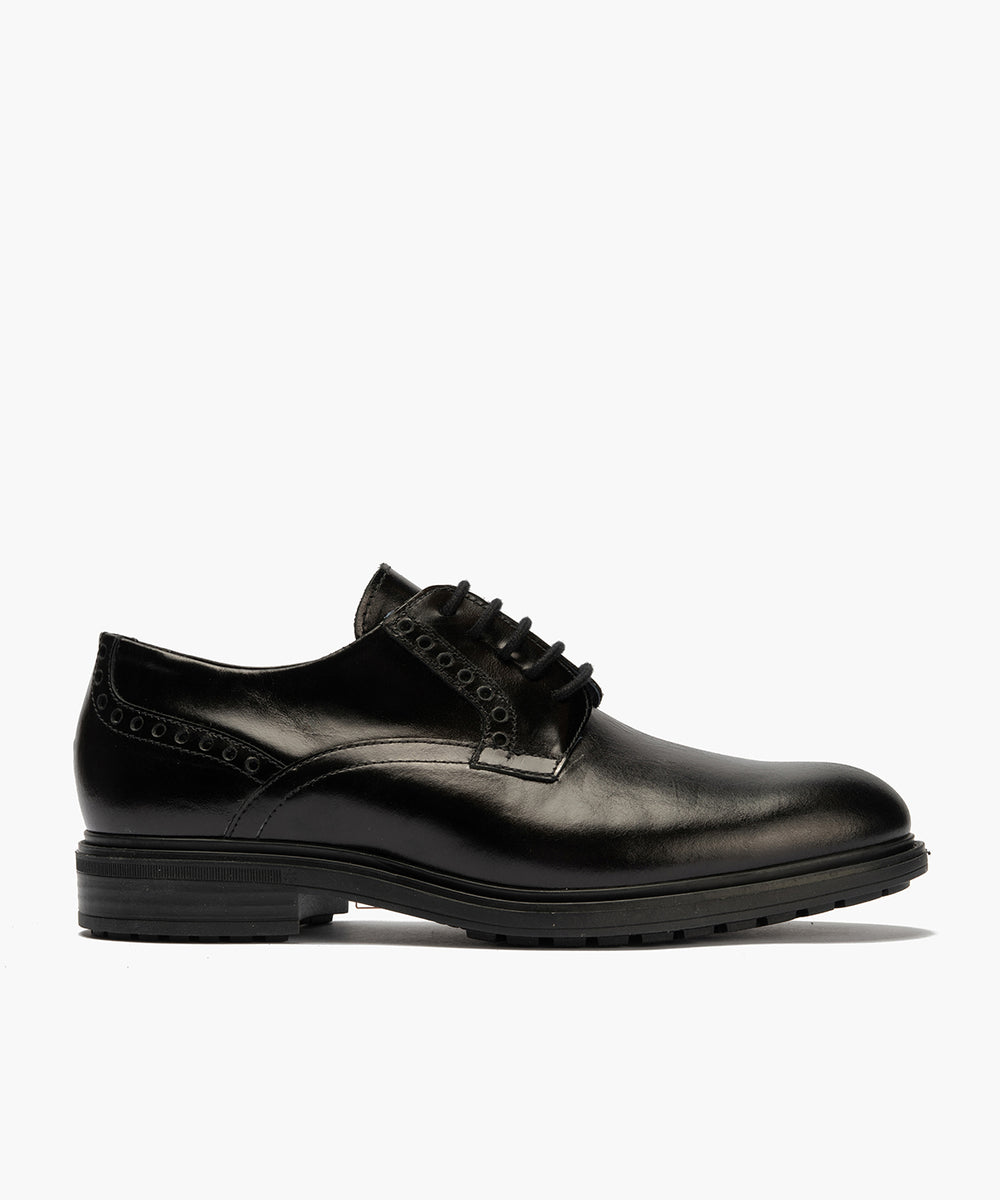 Blucher en Napa hombre con cordones color negro