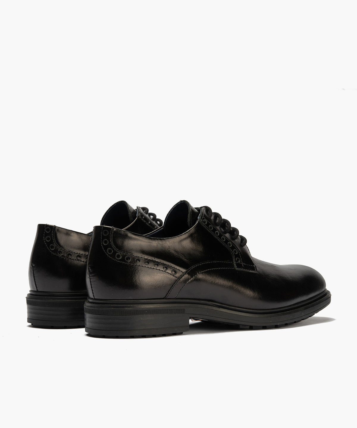 Blucher en Napa hombre con cordones color negro