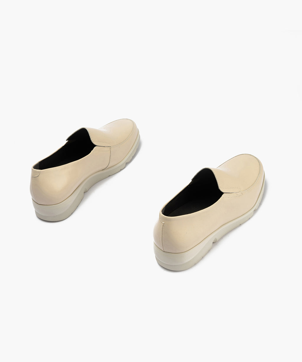 Mocasín Mujer Cuña Baja Beige