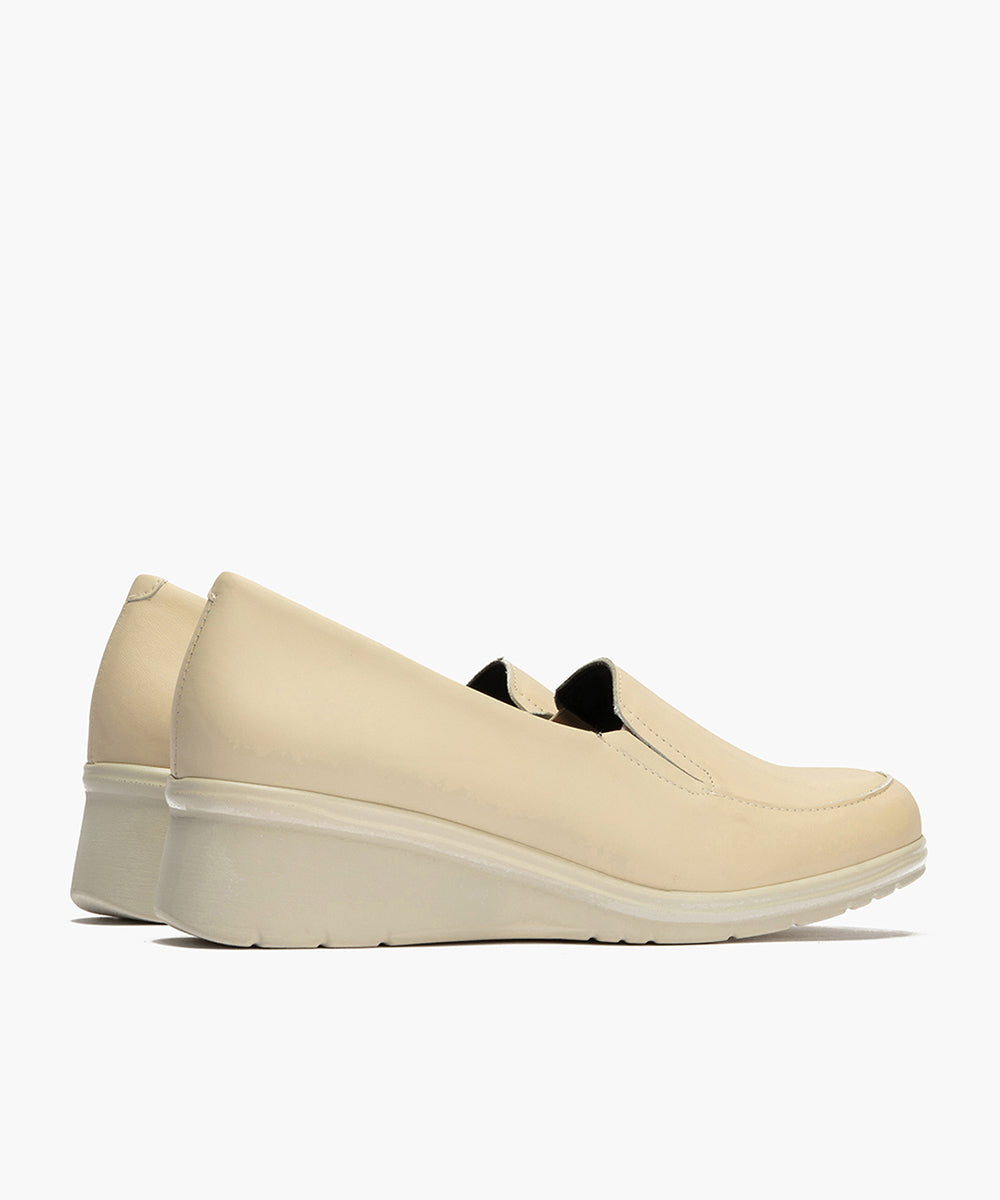 Mocasín Mujer Cuña Media Beige