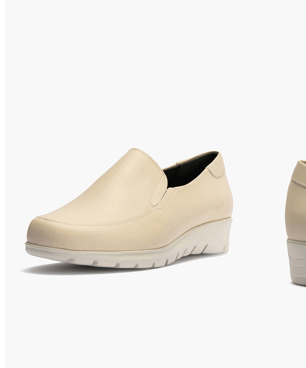 Mocasín Mujer Cuña Baja Beige