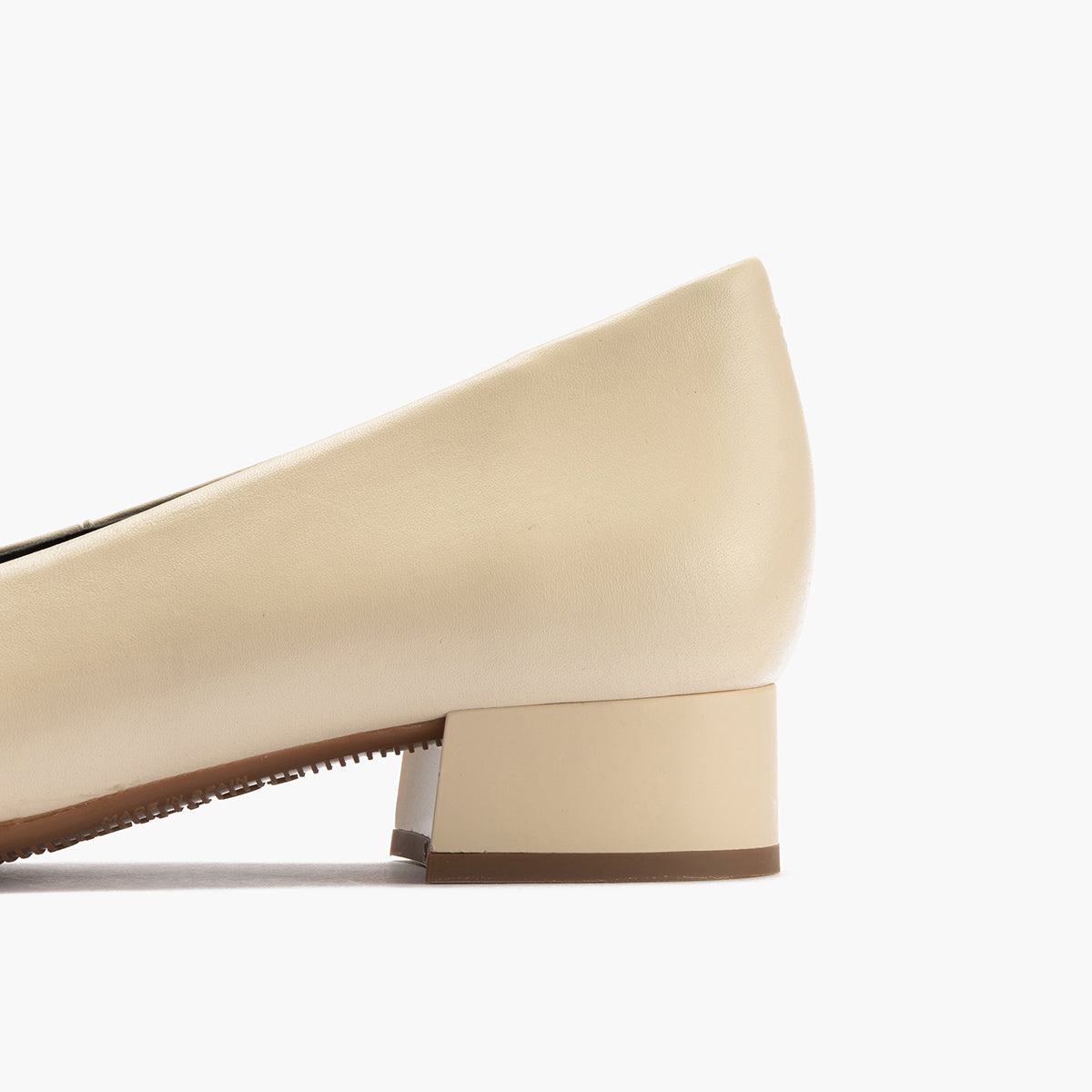 Zapato de Salón Tacón Bajo Beige