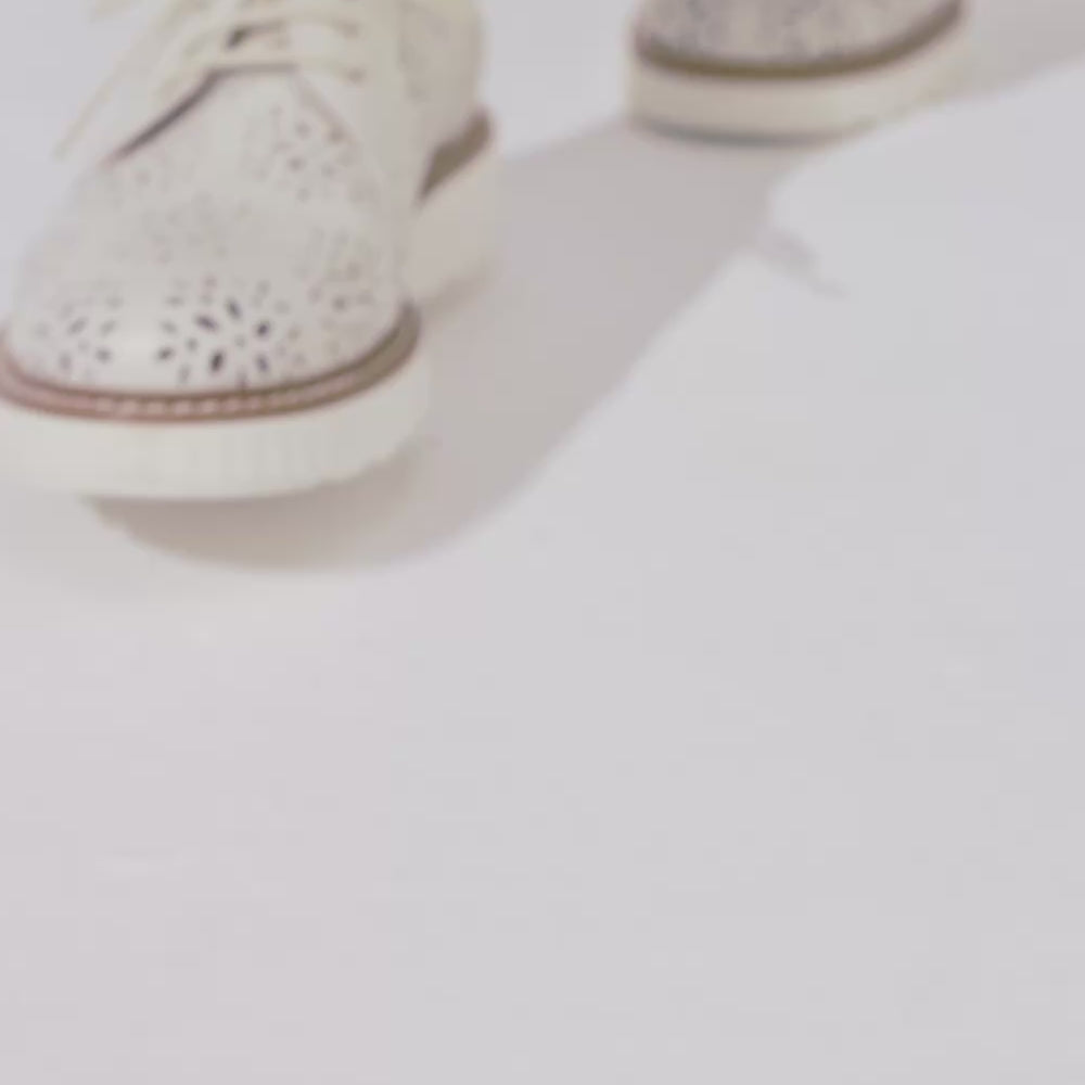 Zapato blucher con cordones, en piel napa perforada Glacial