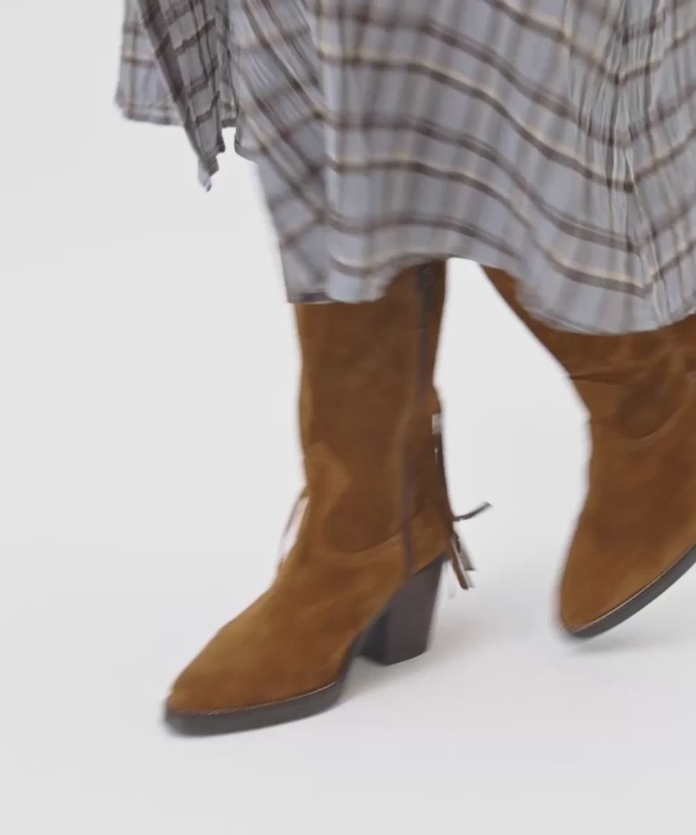 Bota Alta con Flecos en Serraje Brandy