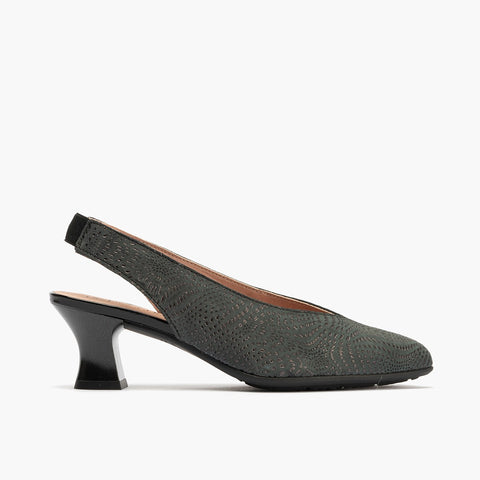 Women's lounge shoes in leather and heel black funnel